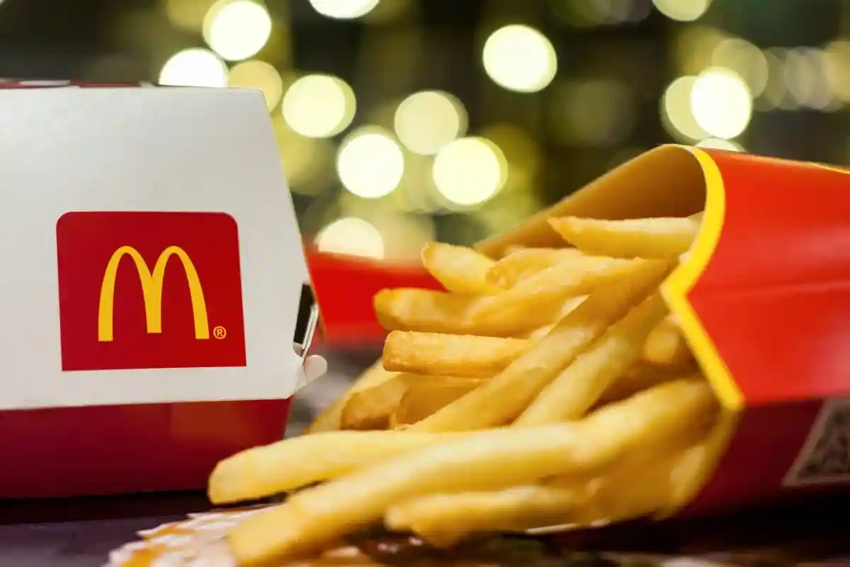 Крупный российский ресторанный холдинг может купить McDonald's, который закроет сделку с помощью банка и государства. Фото: 8th.creator / shutterstock.com