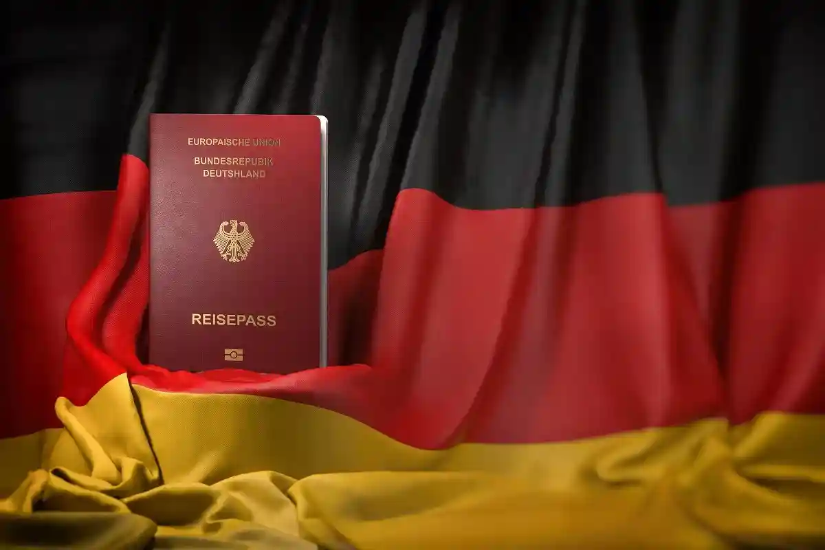 Федеральное министерство внутренних дел попросило компанию Bundesdruckerei GmbH изучить возможности почтовой доставки паспортов.