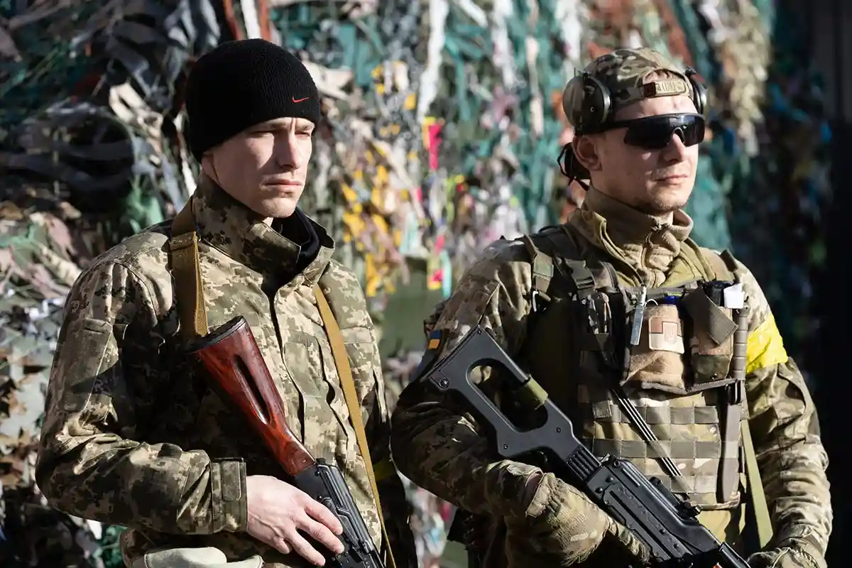 Украинские воины – защитники, а не поработители. Фото: shutterstock.com