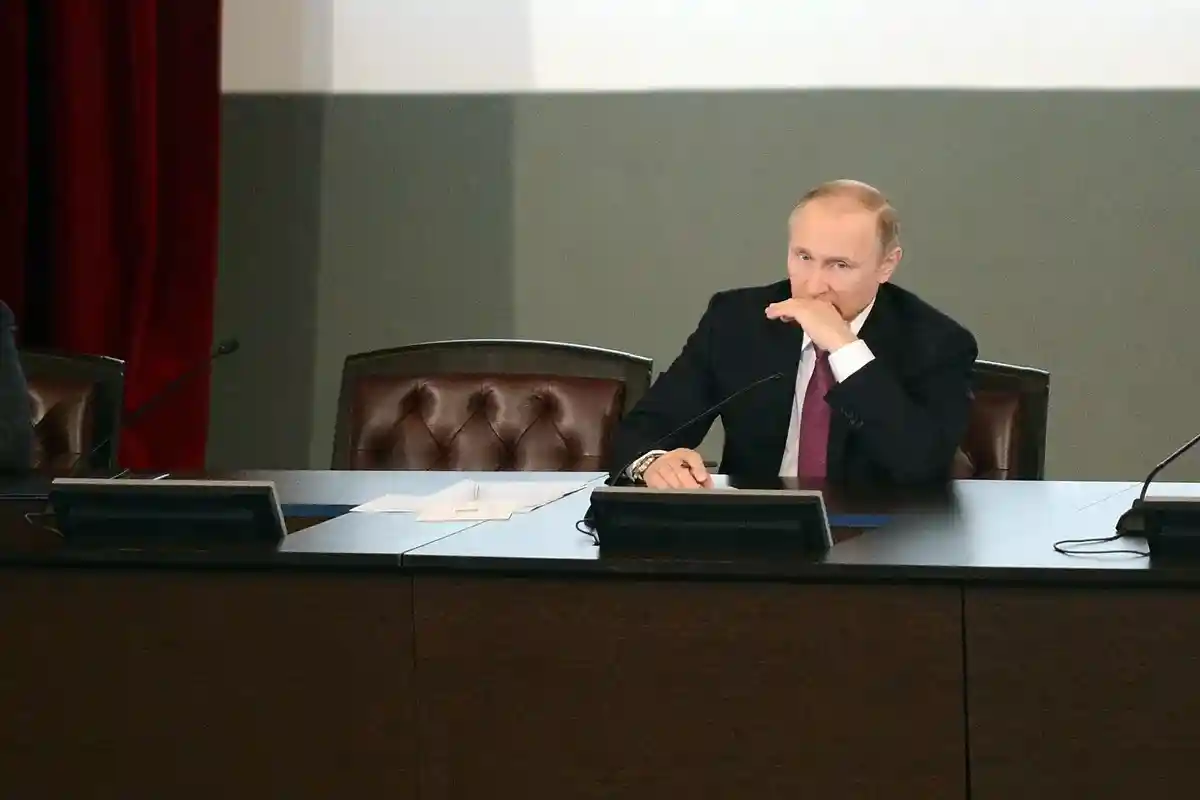 Путин угрожает. Фото: Free Wind 2014 / shutterstock.com