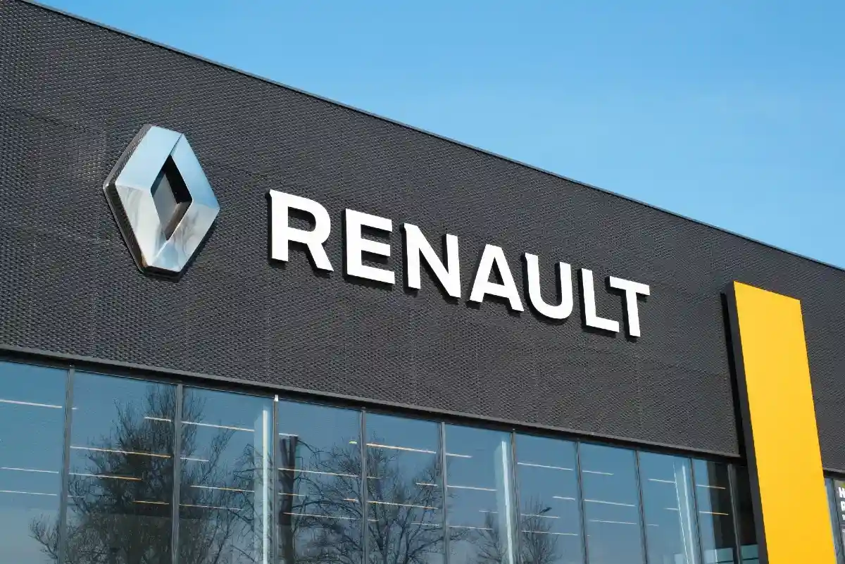 Renault никогда не сможет вернуть собственный завод в России. Фото: Sergio Photone / shutterstock.com