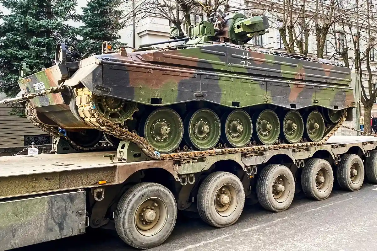 Шольц затягивает поставки оружия Украине - военный экспер