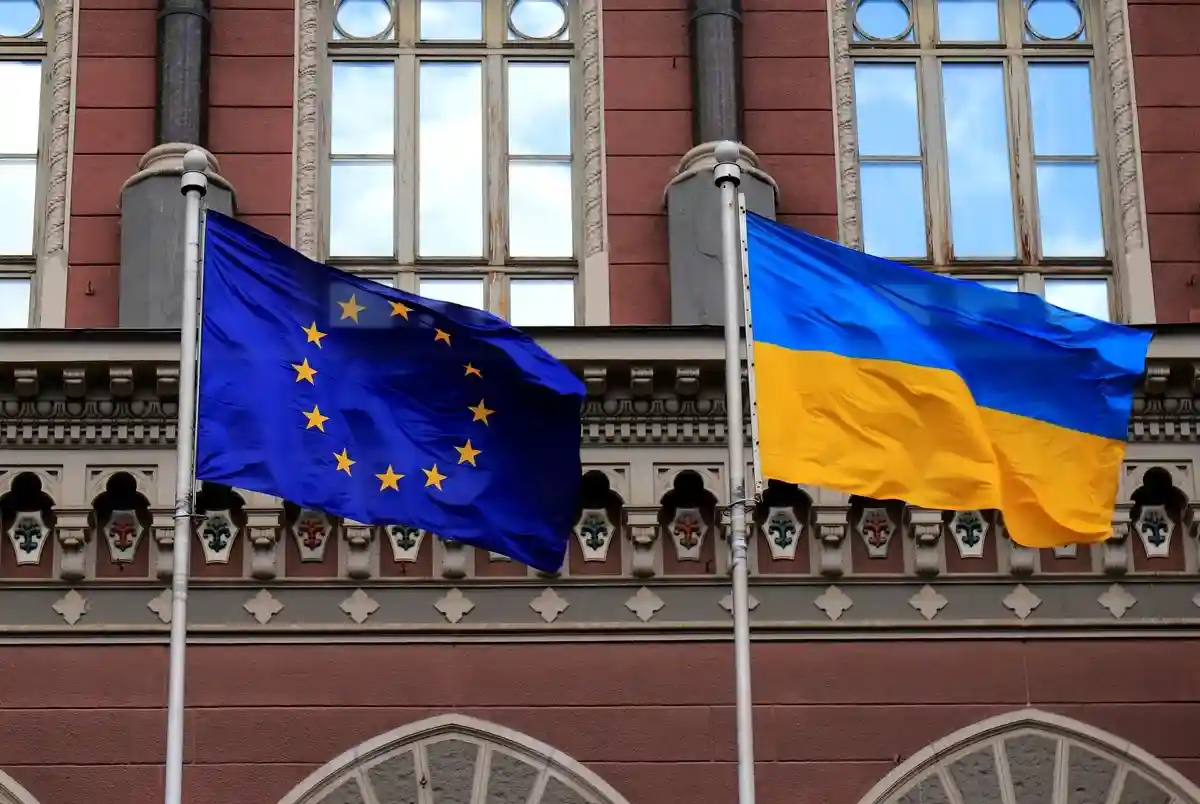 Для финансирования Украины ЕС выпустит облигации на 10 млрд евро. Фото: rospoint / shutterstock.com