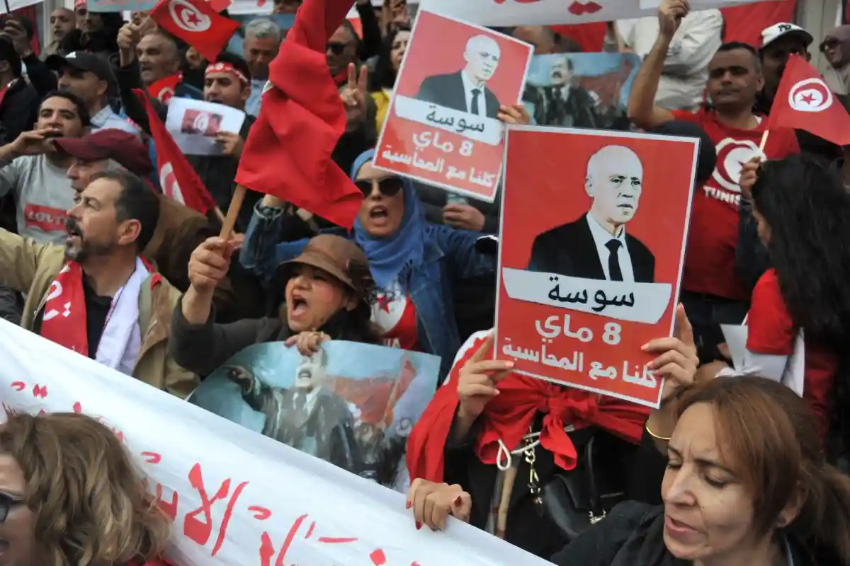 В Тунисе забастовка госслужащих вышла на национальный уровень. Фото: Hasan Mrad / Shutterstock.com