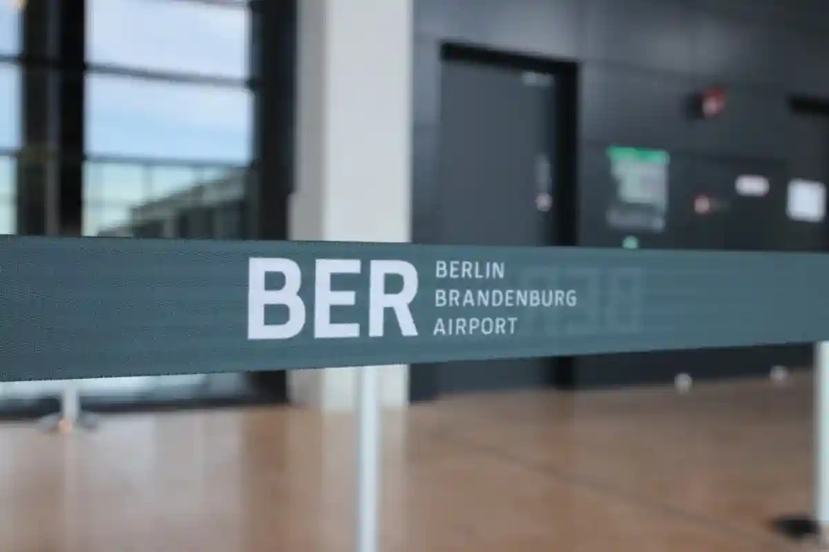 Многие такси Берлина уезжают из аэропорта пустыми. Фото: Valentin Baciu / Shutterstock.com