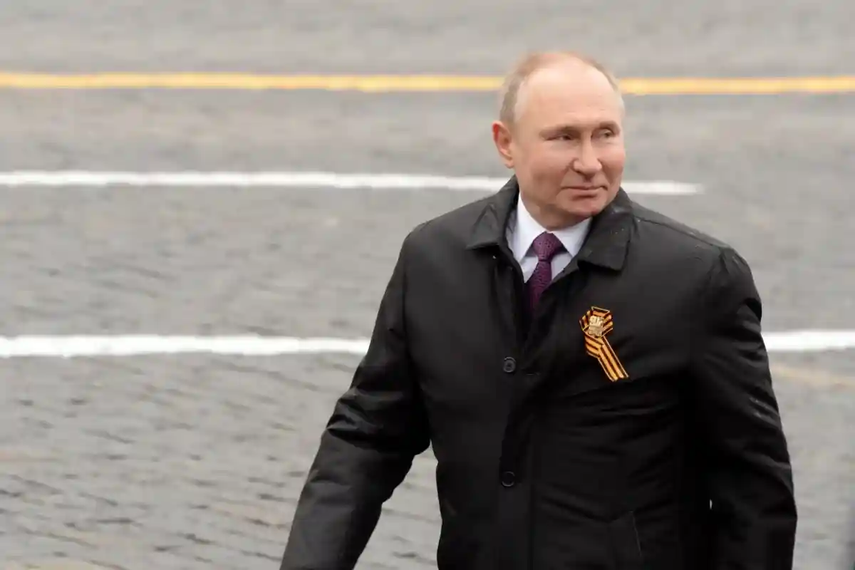 Вялое выступление на Параде Победы заставило многих предположить, что у Путина рак. Free Wind 2014 / Shutterstock.com
