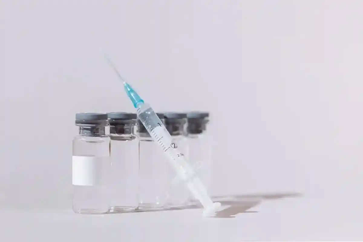 В Швейцарии уничтожат 620 000 доз вакцины Moderna от Covid-19. Фото: Thirdman / Pexels.com