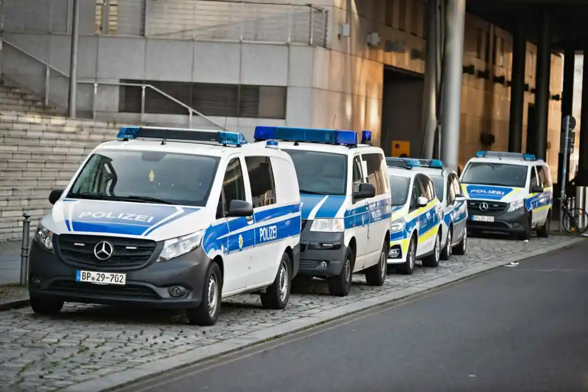 В Германии полицейские запечатали десятки тысяч люков