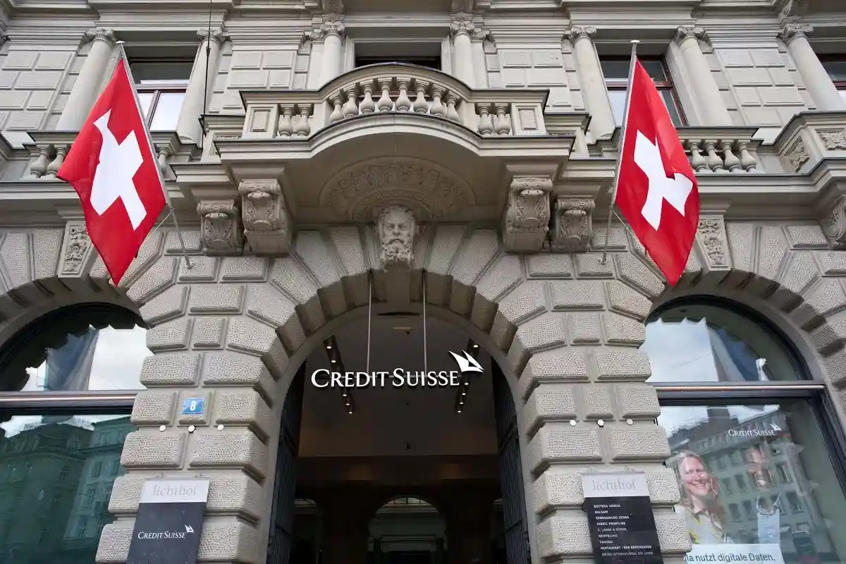 Credit Suisse предстанет перед судом в деле об отмывании денег