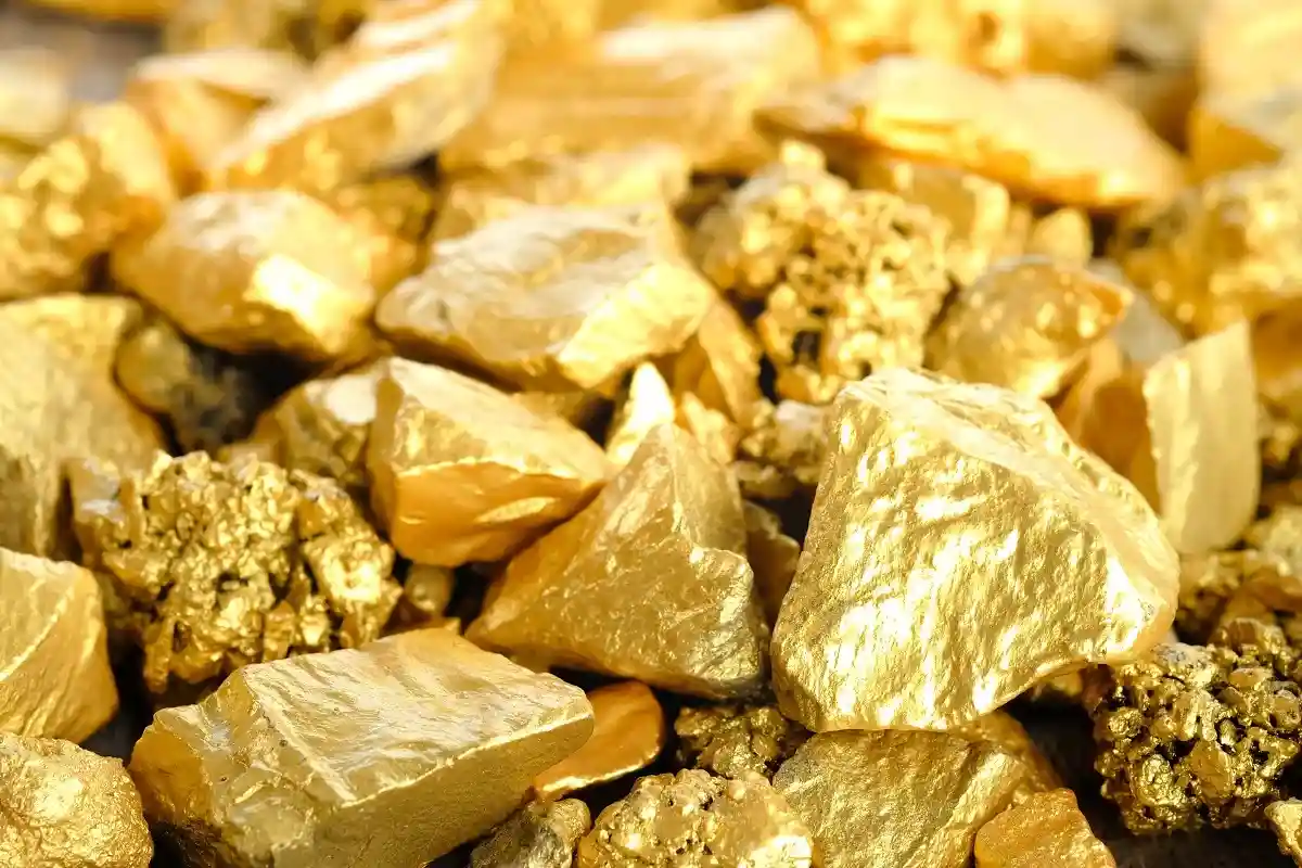 Россия перенаправит потоки золота в Китай и страны Азии. Фото: Phawat / Shutterstock.com