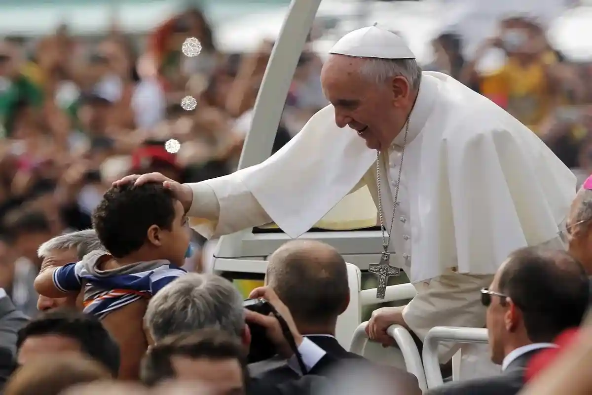 Папа Римский извинился за отмену поездки в Африку