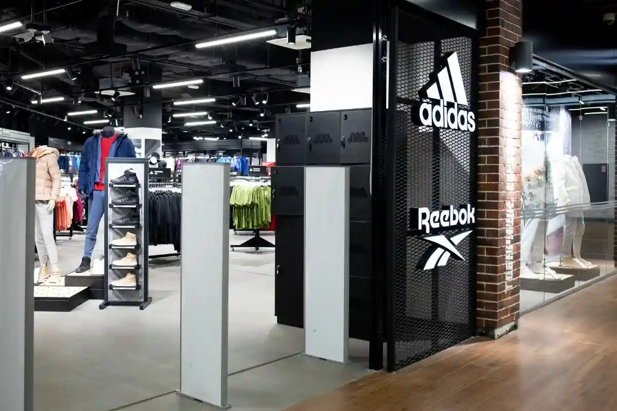 Adidas и Reebok возобновят работу