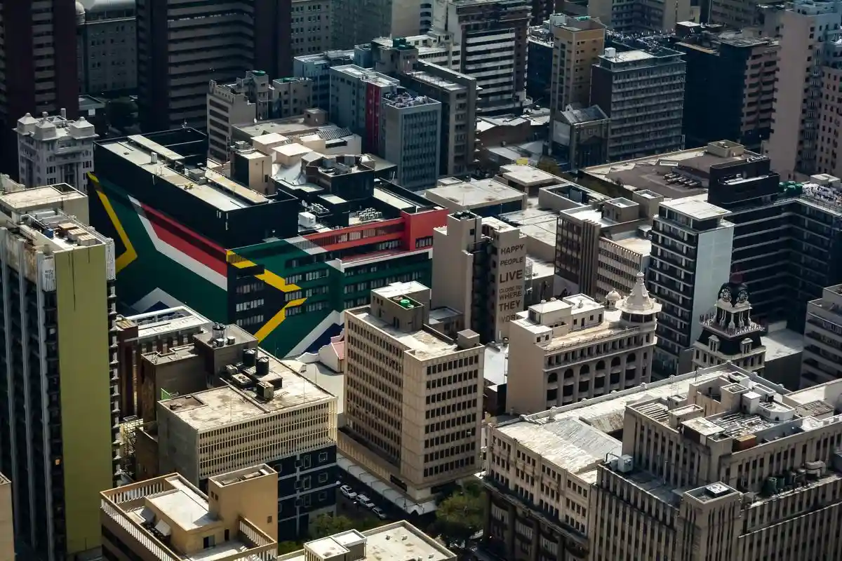 Сейчас в ЮАР можно свободно использовать не только африкаанс. Фото: Jacques Nel / Unsplash.com
