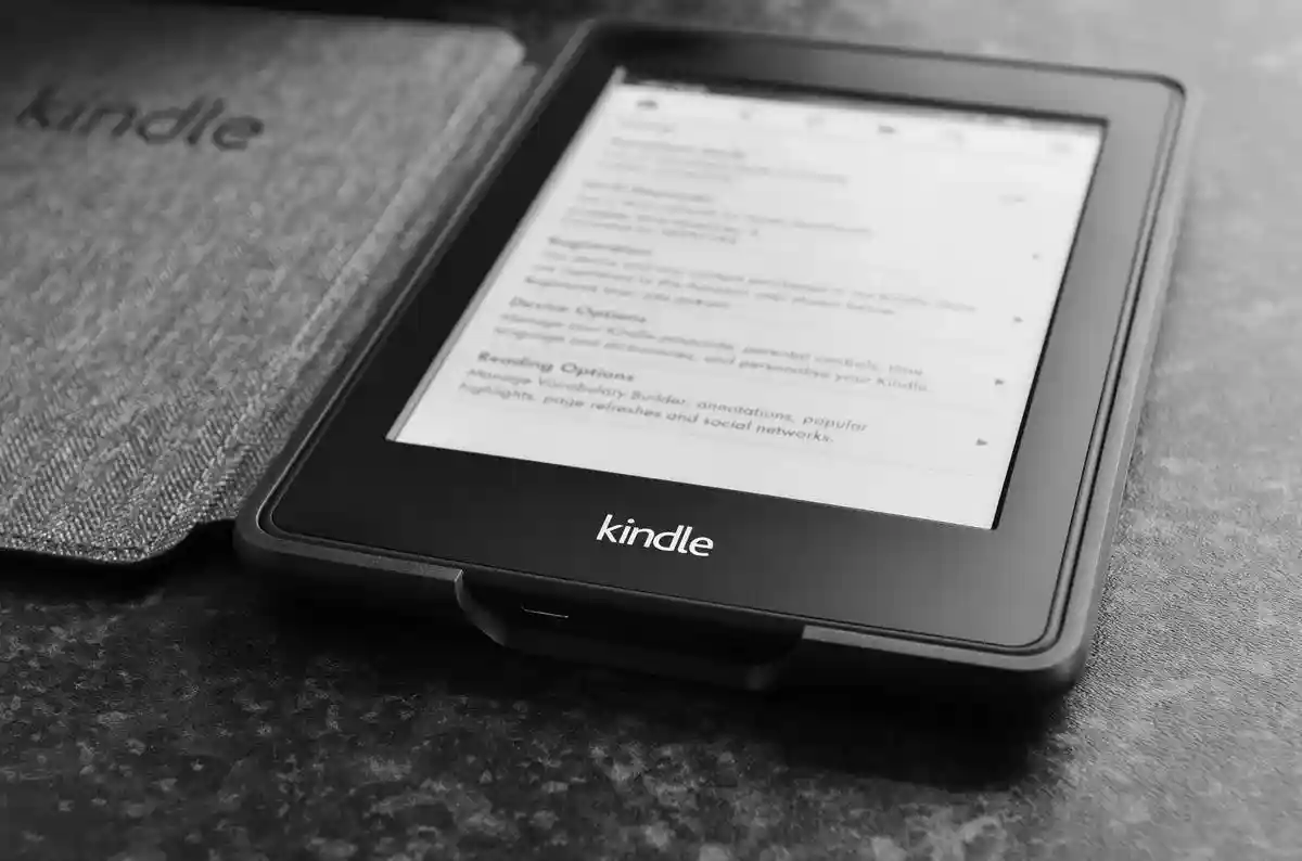 Amazon закрывает магазин Kindle