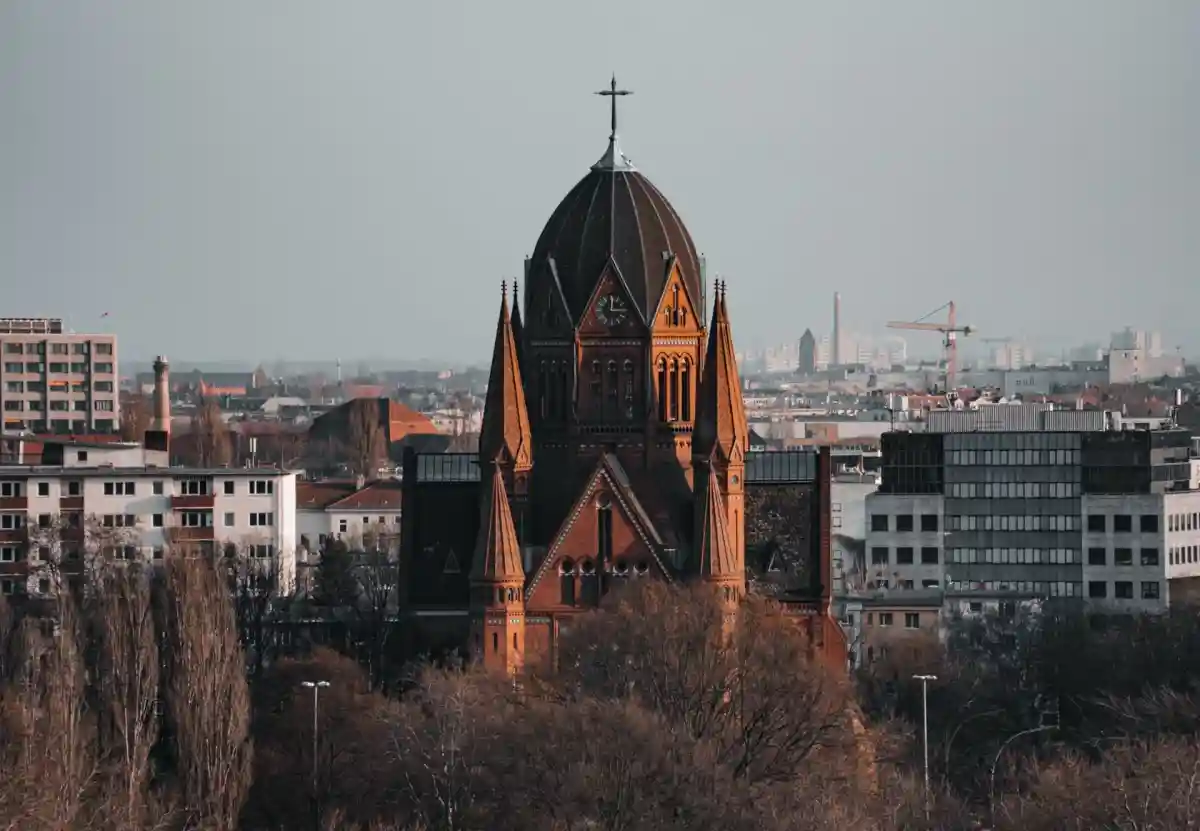 Архиепископия Берлина намерена меньше отапливать церкви зимой. Фото: Danny Giebe/Unsplash.com