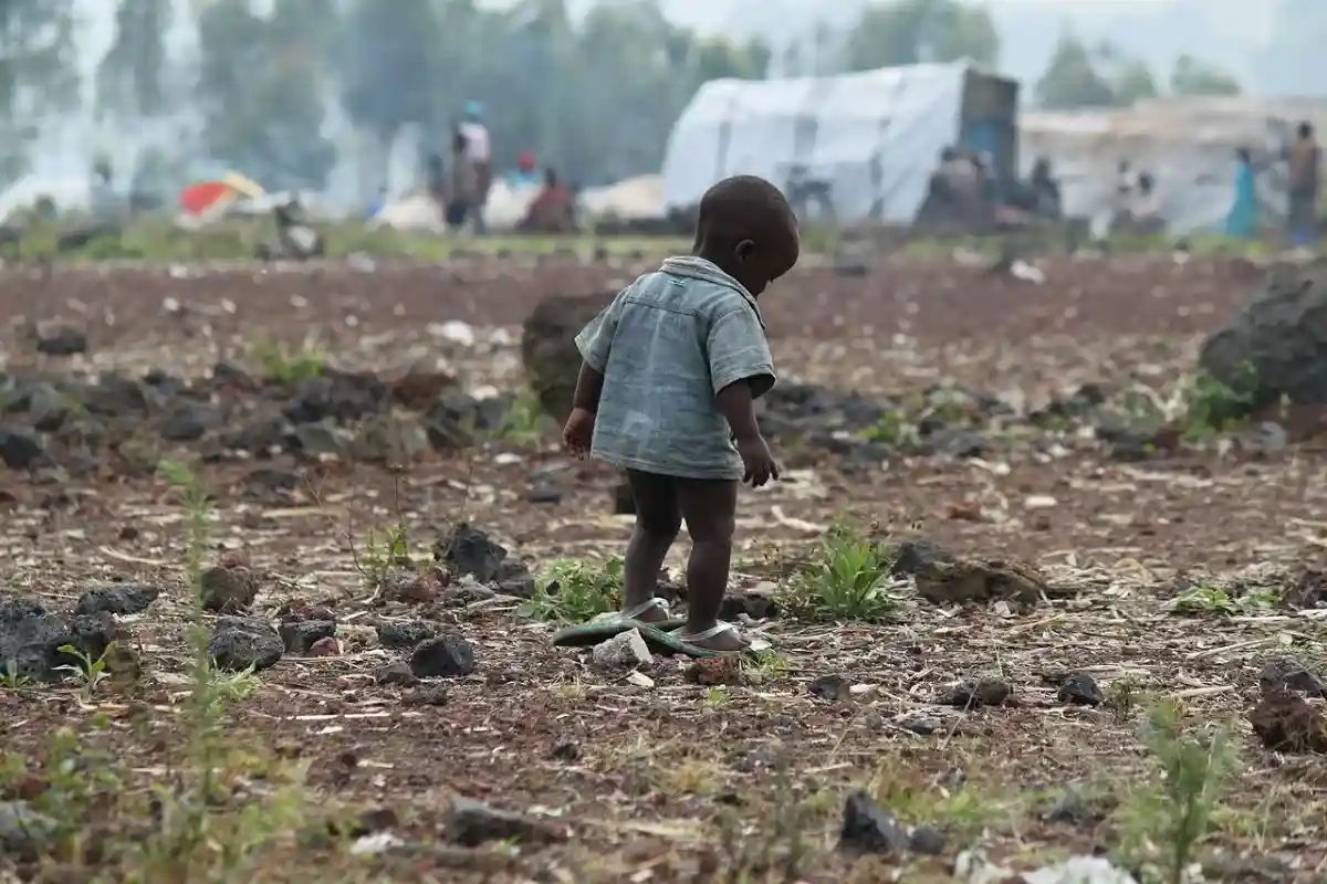 Дети остались одни после ожесточенных боев на территории Рутшуру между Вооруженными силами Демократической Республики Конго (ВСДРК) и повстанцами М23. Фото: Oxfam East Africa / commons.wikimedia.org