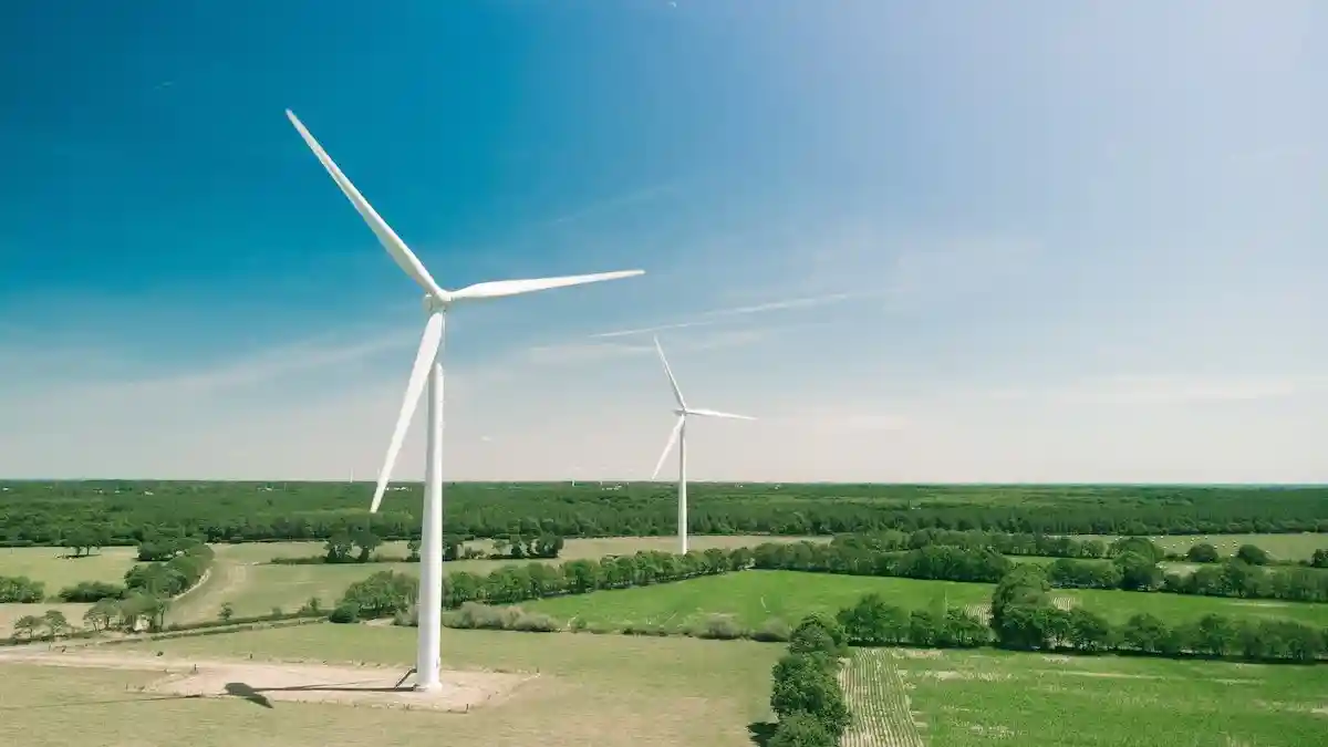 Больше ветряных турбин - требования правительства обретают конкретику. Фото: Thomas-Reaubourg-unsplash.jpg