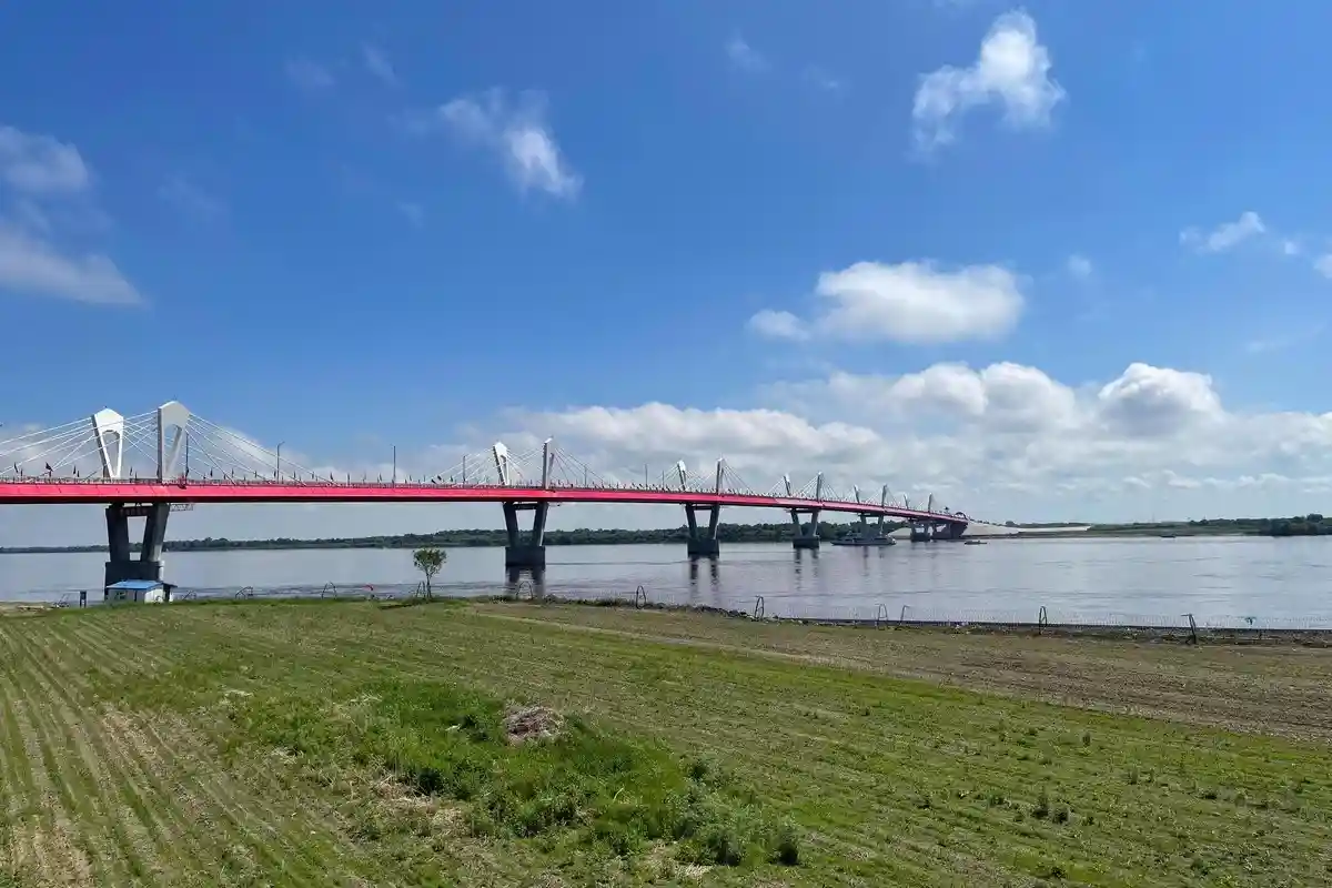 Россию и Китай соединил первый автомобильный мост