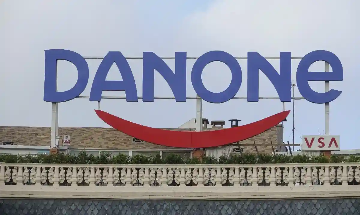 Danone сокращает ассортимент продукции: чего ожидать еще. Фото: 4kclips / shutterstock.com