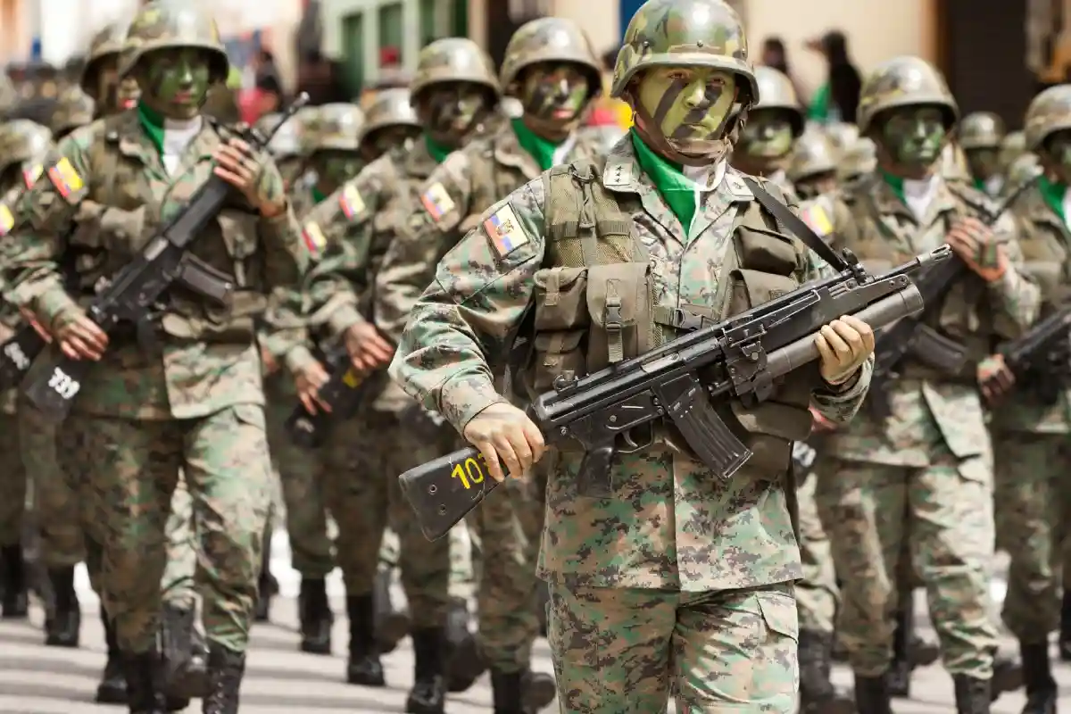 Военные Эквадора пообещали положить конец массовым протестам. Фото: Ammit Jack / Shutterstock.com