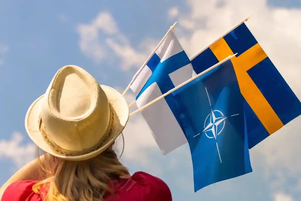 Швеция и Финляндия достигли прогресса в переговорах с Турцией по НАТО. Фото: Andrzej Rostek / Shutterstock.com