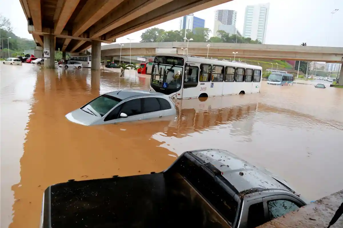 Число погибших в наводнениях Бразилии возросло до 106 человек