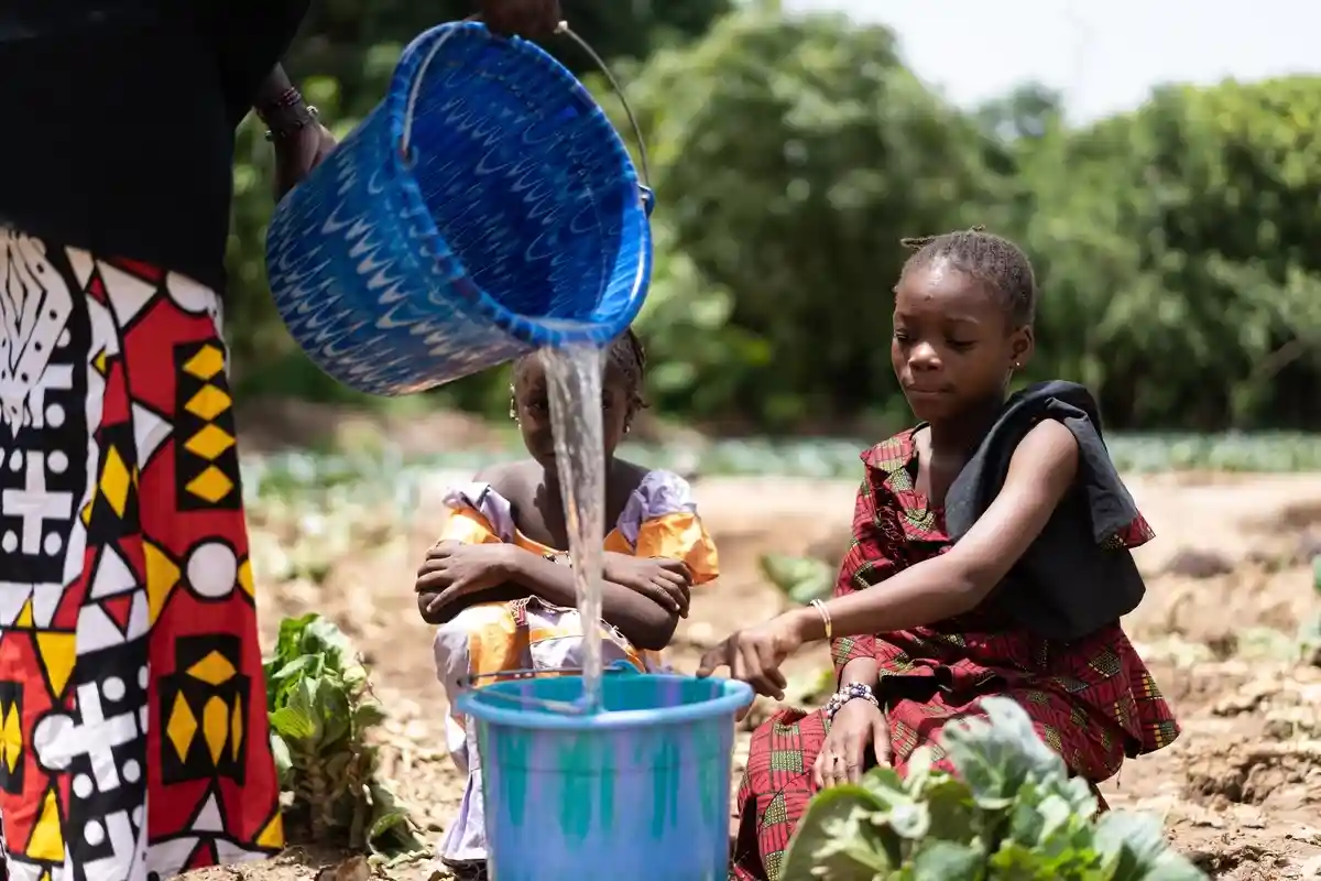 Из-за голода в странах Африканского Рога увеличилось количество детских браков. Фото: Riccardo Mayer / Shutterstock.com 