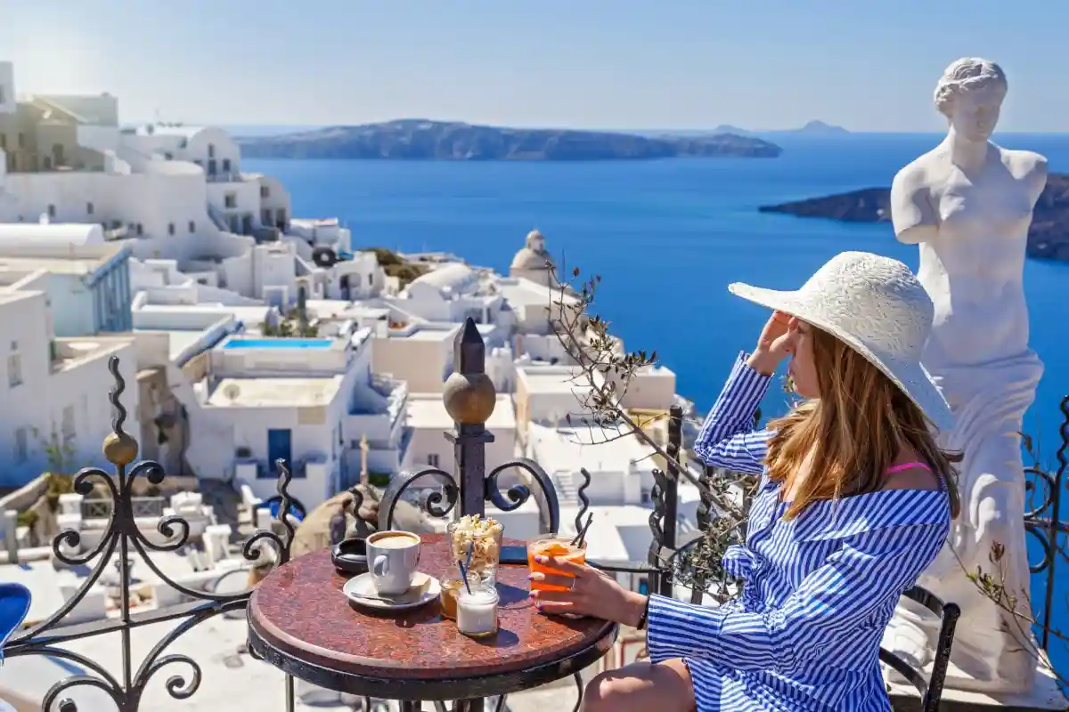 Отдых в Греции небезопасен для россиян. Фото: Santorines / Shutterstock.com