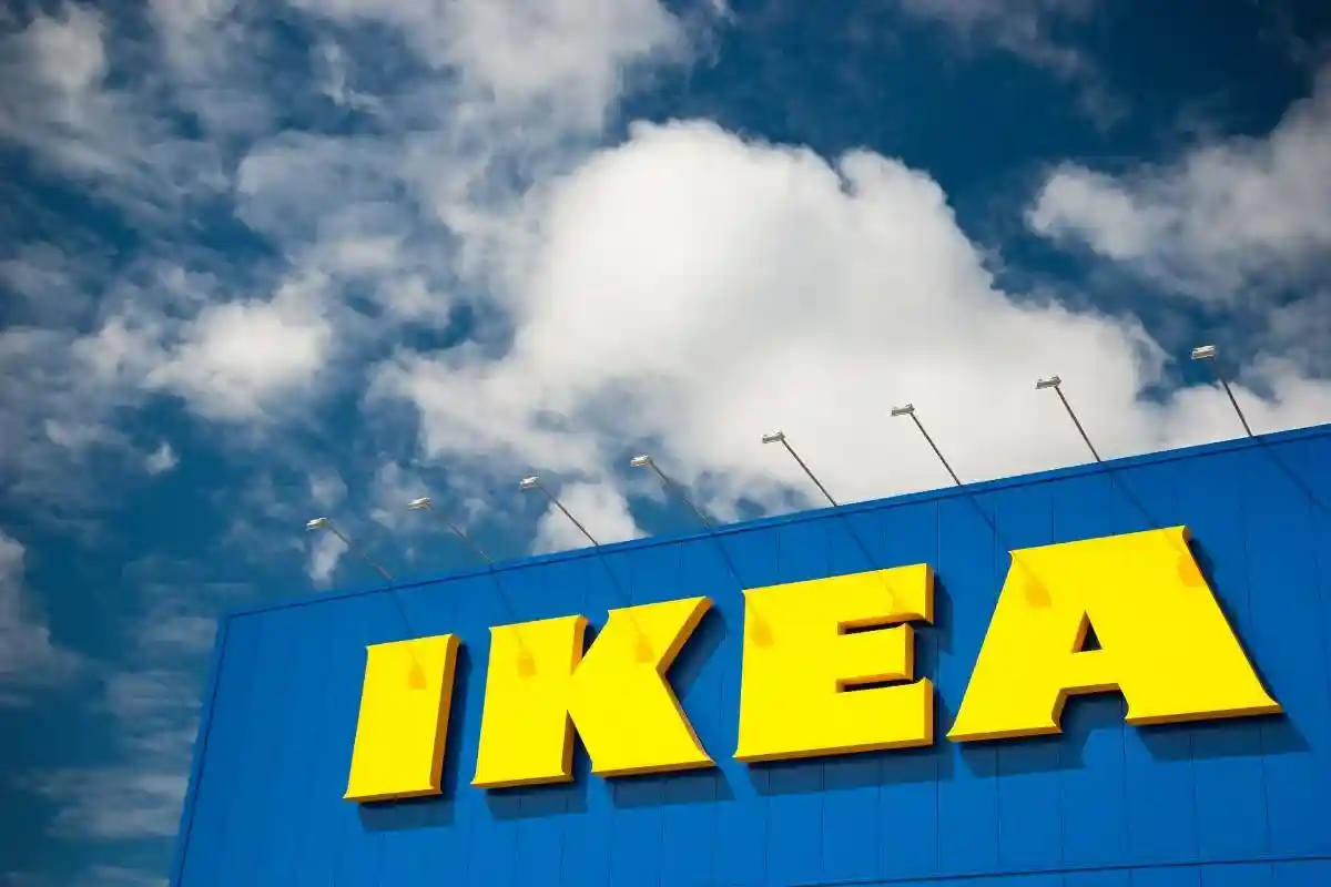 IKEA полностью уходит из России и увольняет всех сотрудников. Фото: JuliusKielaitis / Shutterstock.com