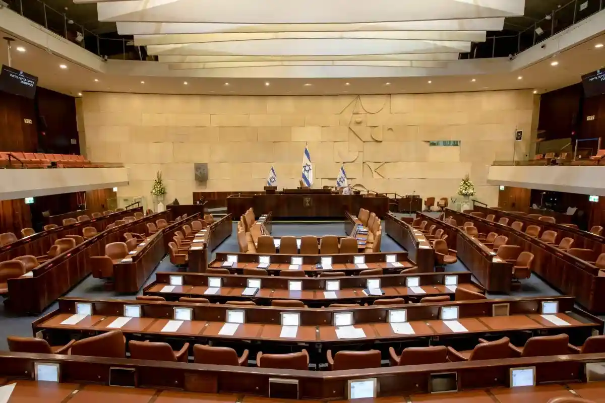 Израильские законодатели проголосовали за роспуск парламента
