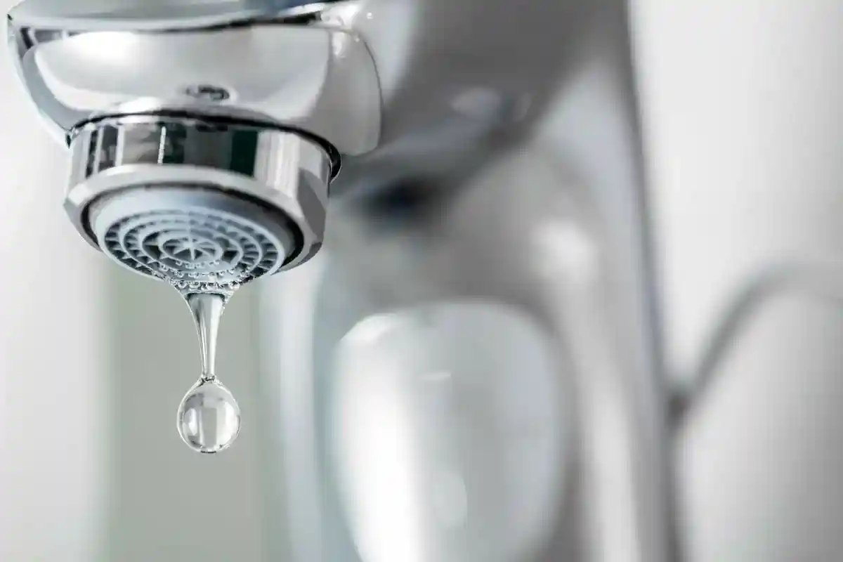 Как уменьшить потребление воды дома: простые советы. Фото: Andrey_Kuzmin / Shutterstock.
