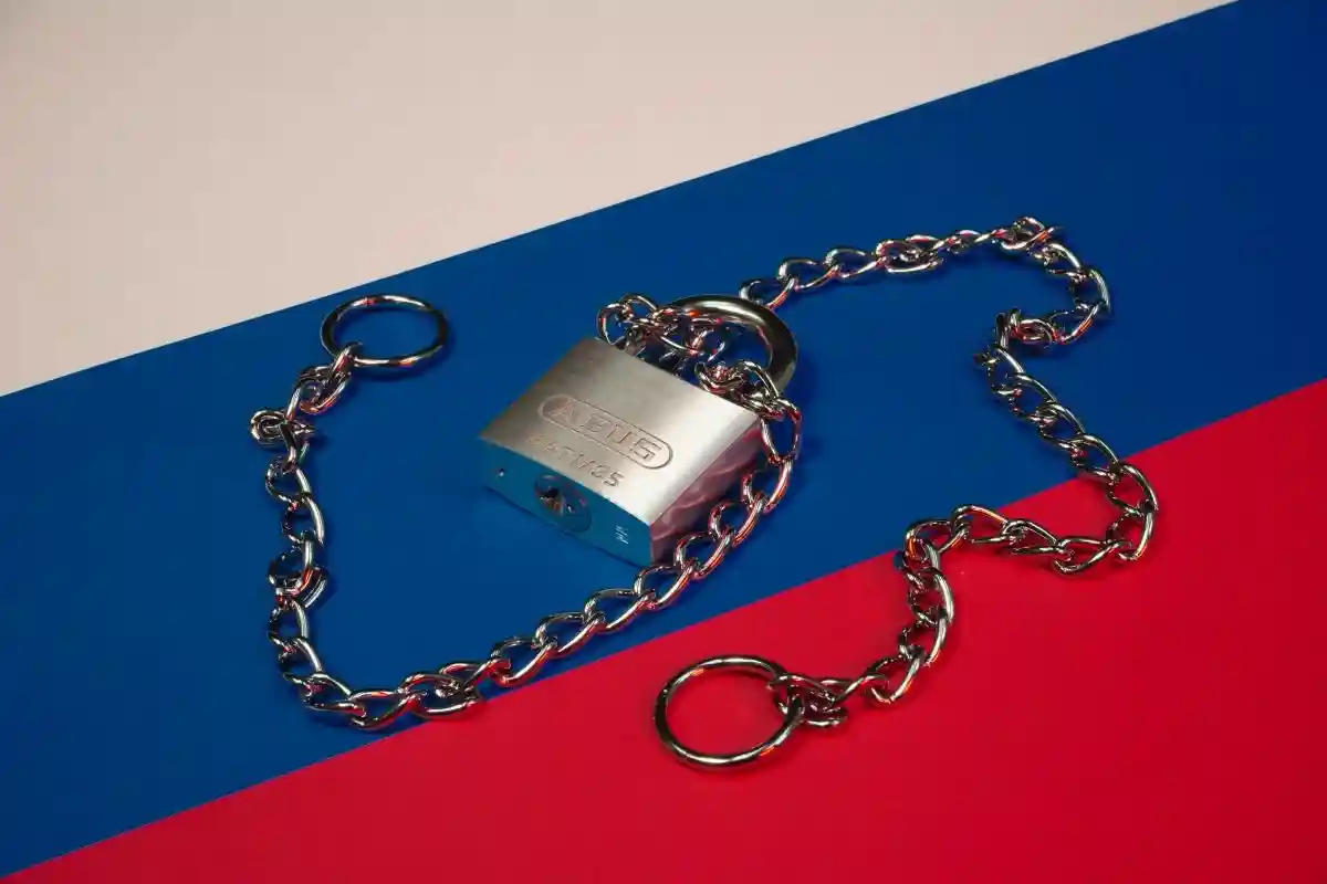Нынешние санкции должны были ударить по всему населению России. Фото: FLY:D / unsplash.com