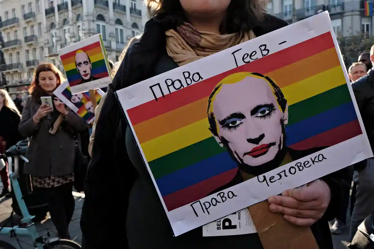 В России хотят полностью запретить пропаганду ЛГБТ