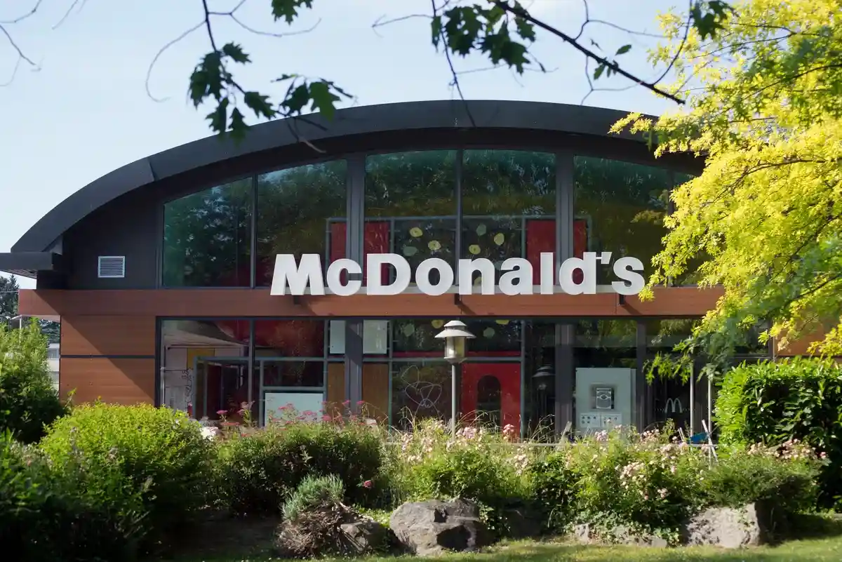 McDonalds's выплатит штраф в €1,25 млрд французскому правительству.