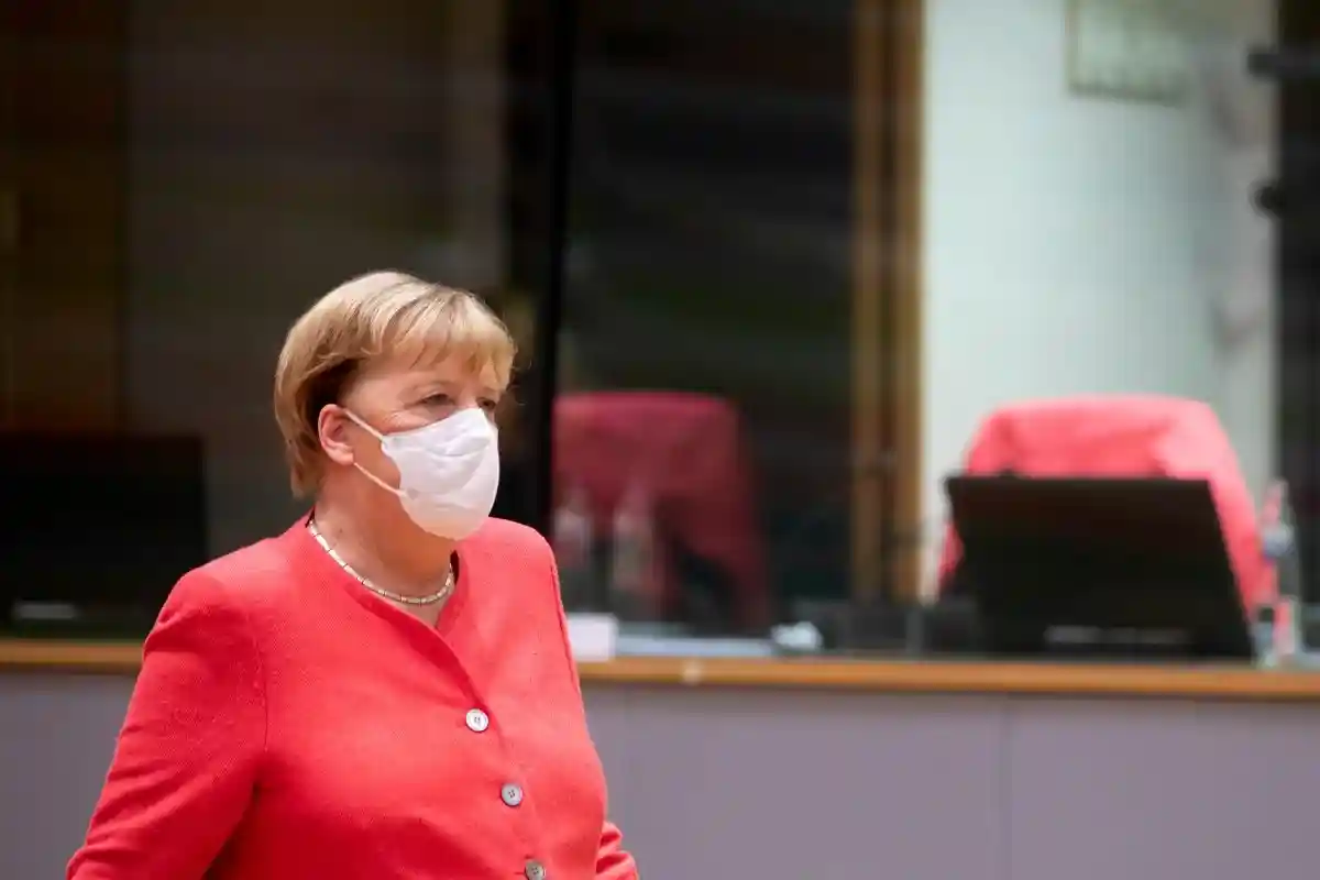 Меркель защищает свое решение по Северному потоку-2