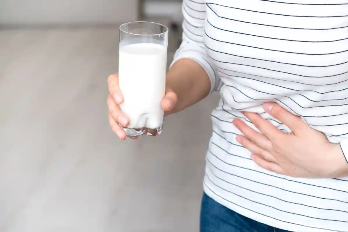 10 причин перестать пить коровье молоко. Фото: Yavdat / Shutterstock.com