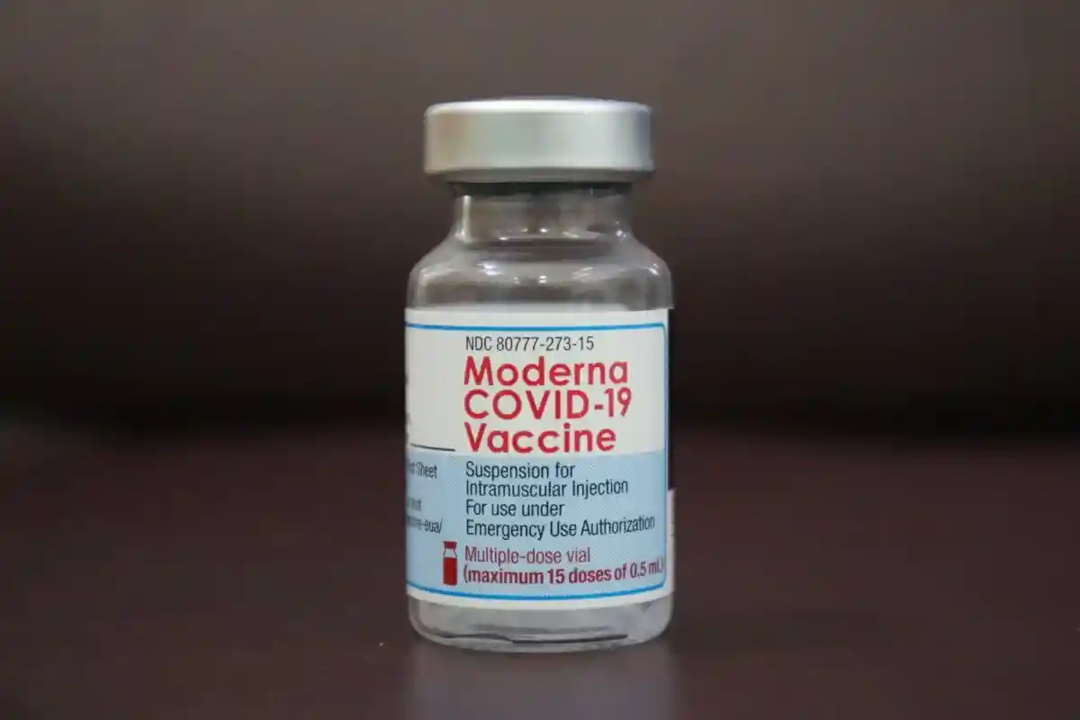 Moderna будет разрабатывать вакцины нового поколения от COVID-19 в Великобритании. Фото: Mufid Majnun / unsplash.com