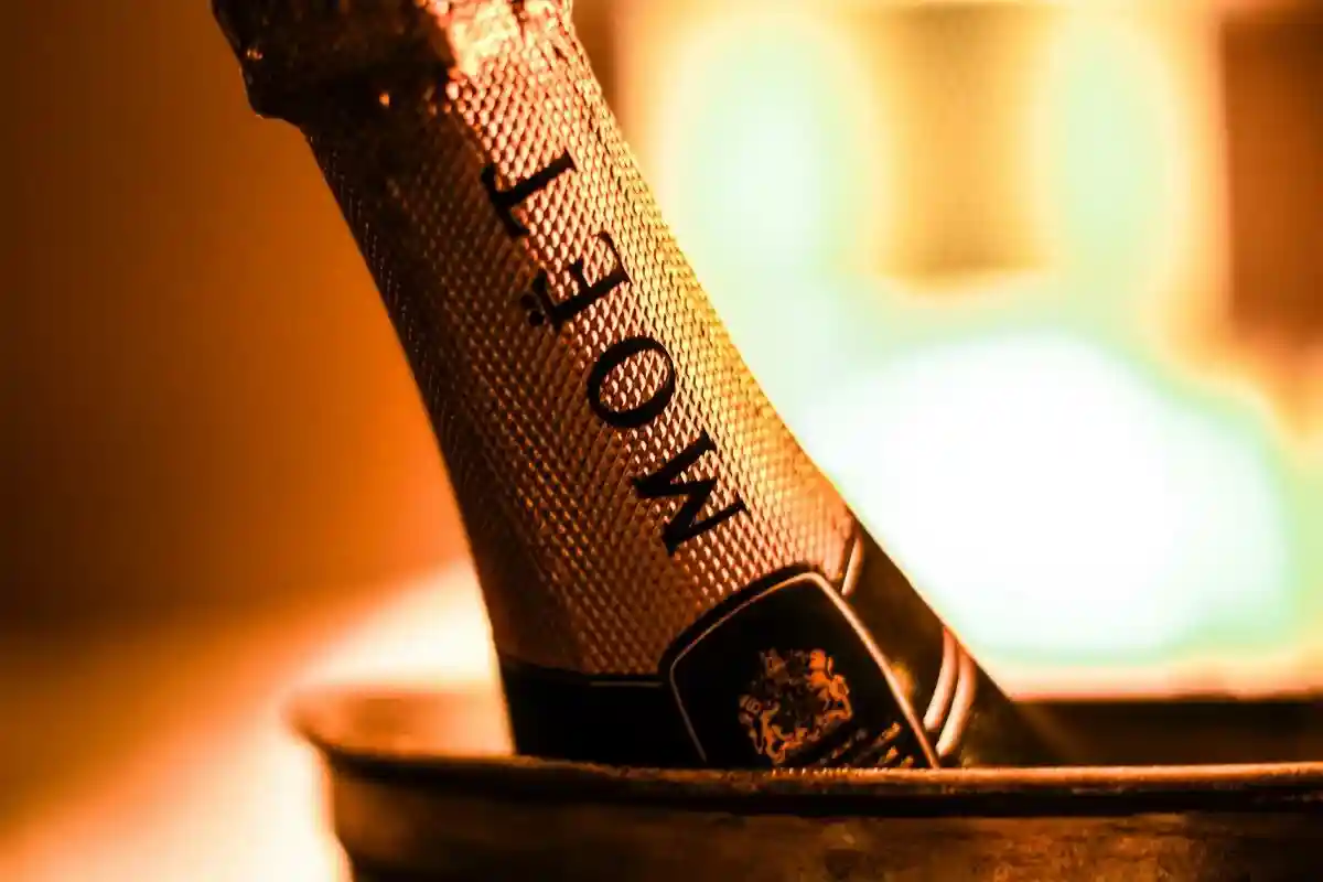 Наркотик в бутылке шампанского Moët & Chandon Ice Impérial