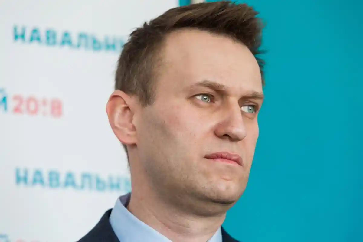 Навальный обвинил Google и Meta в помощи Путину. Фото: Dmitriy Kandinskiy / Shutterstock.com