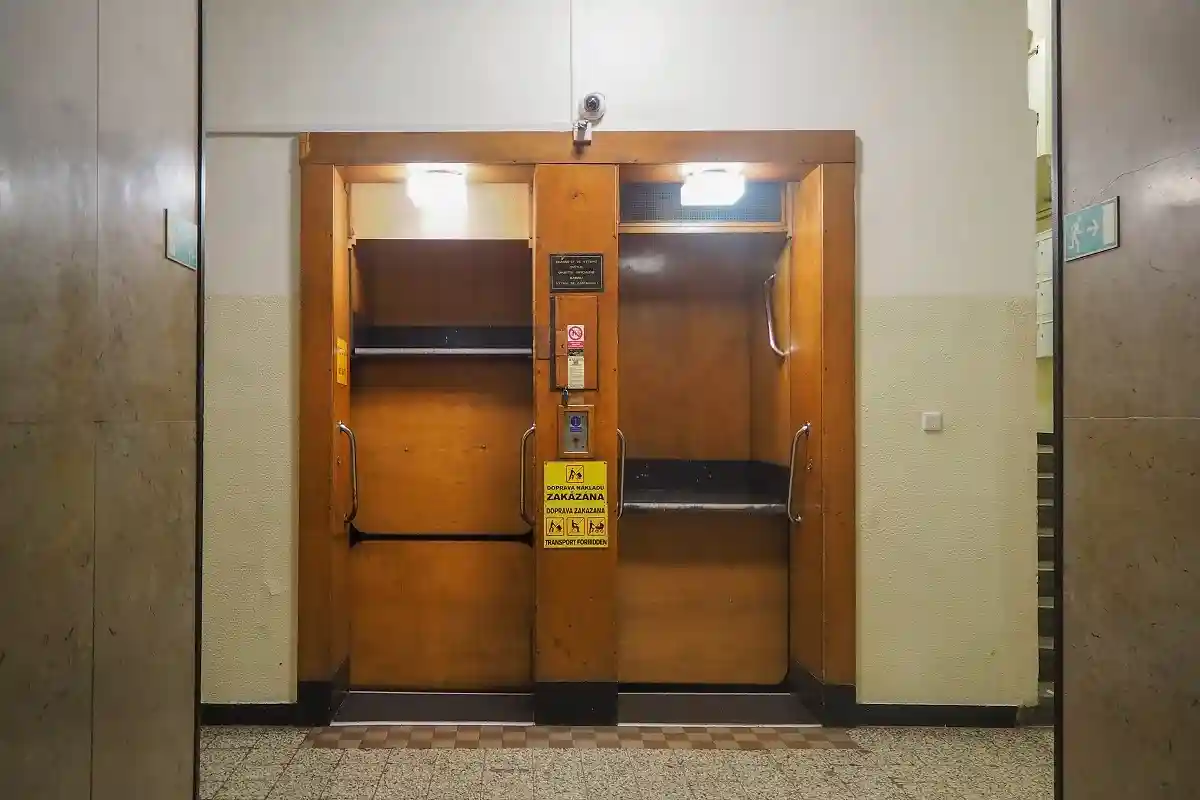 Патерностер. Где в Германии еще можно найти ностальгические лифты?