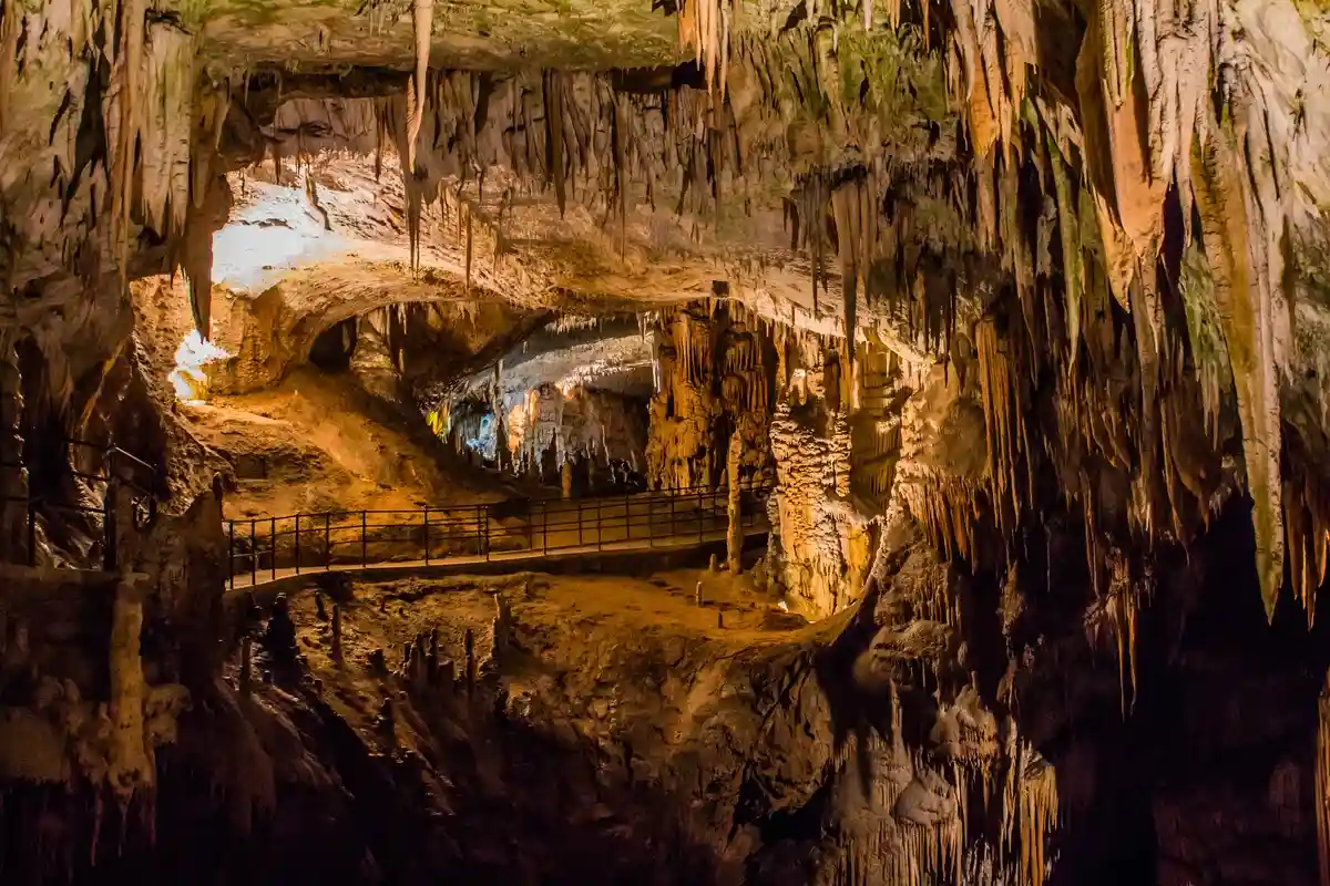 Пещера дьявола Поттенштайн. Фото: John Silver / Shutterstock.com
