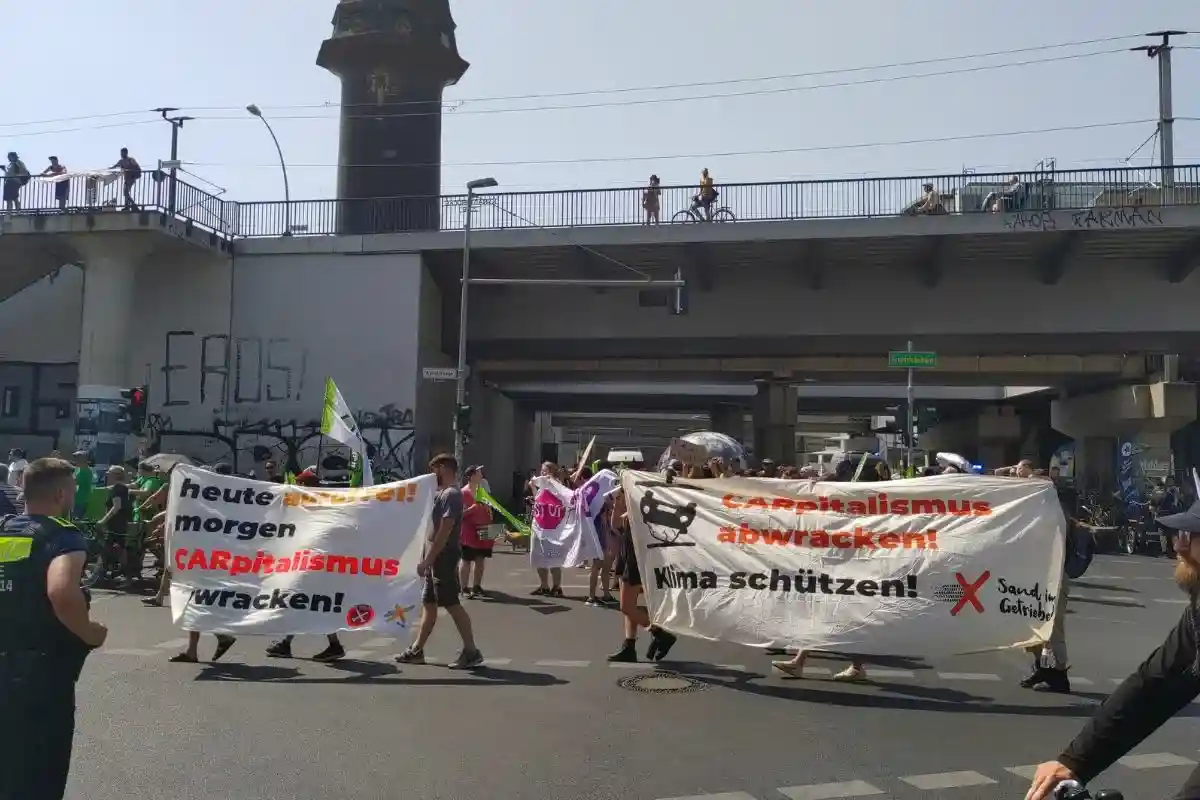 Полицейские Берлина против климатических активистов