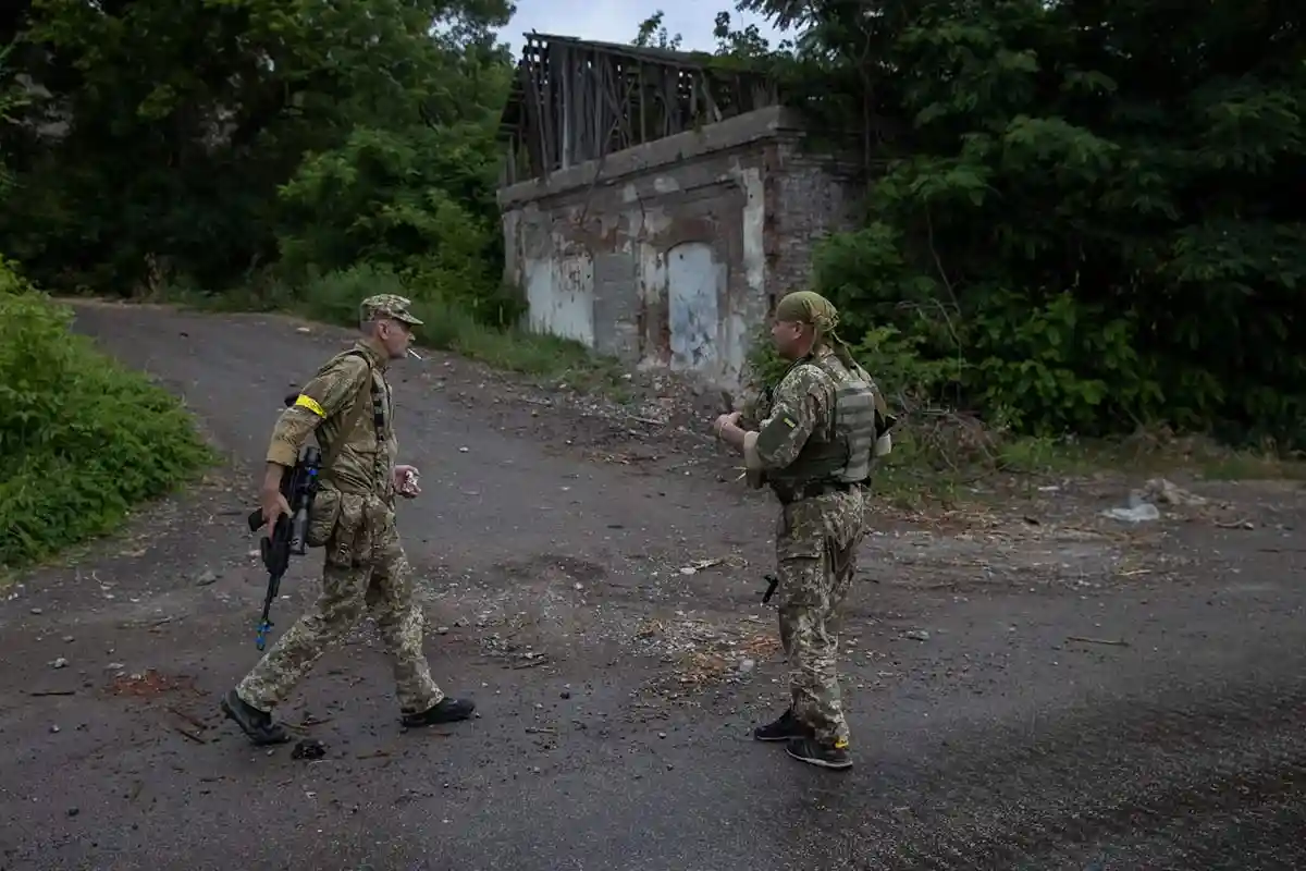 Украинские солдаты в этом месяце в Лисичанске. Фото: Tyler Hicks