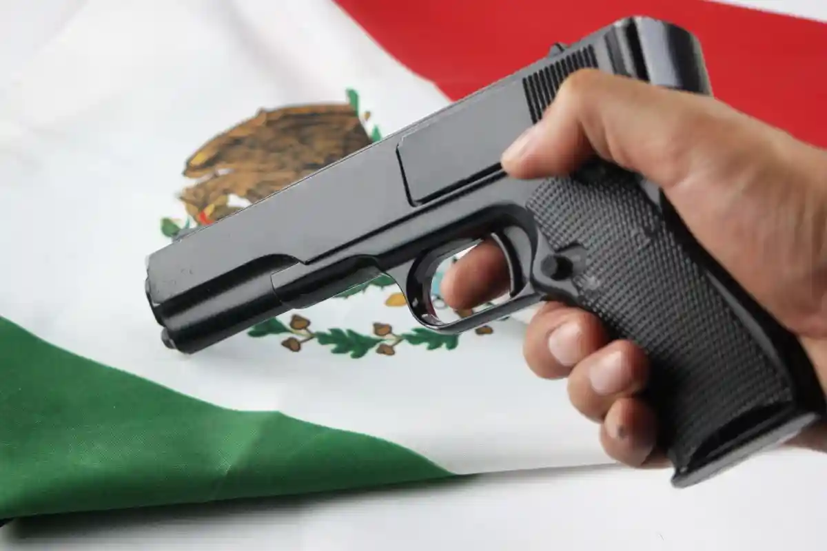 В Мексике журналиста застрелили в собственном доме. Фото:Edson Garcia / Shutterstock.com