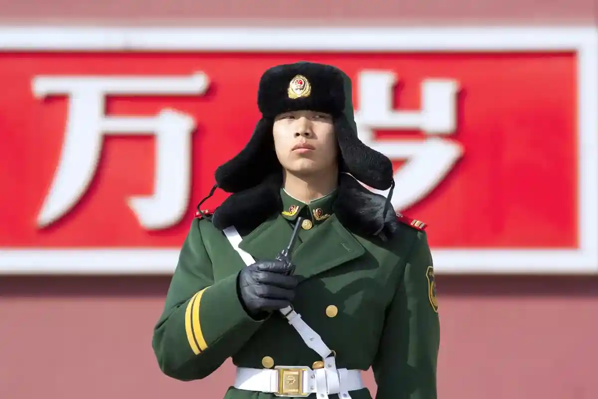 Си Цзиньпин разрешил армии Китая невоенные операции