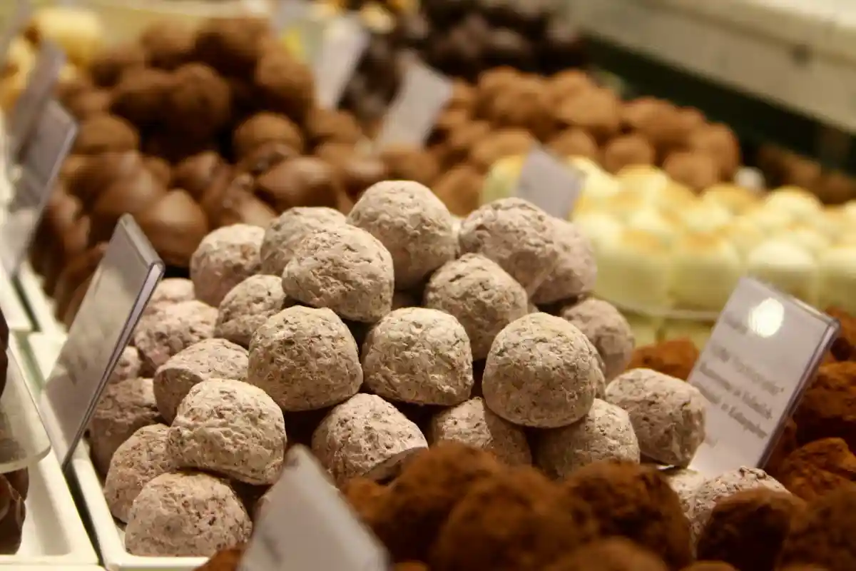 Умеренное употребление шоколада уменьшает воспаления в организме. Фото: Flip Side / Pexels.