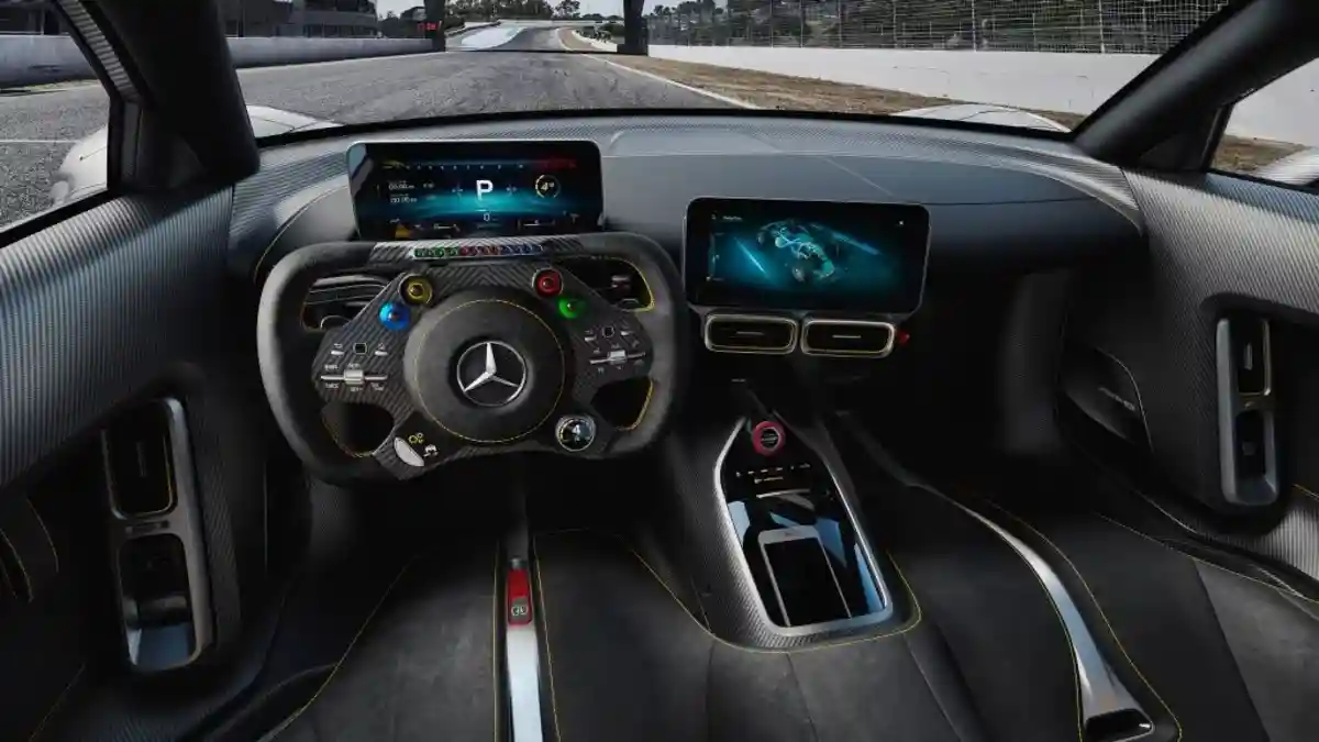 Mercedes-AMG Project One - вид из салона. Фото: Mercedes-benz.com