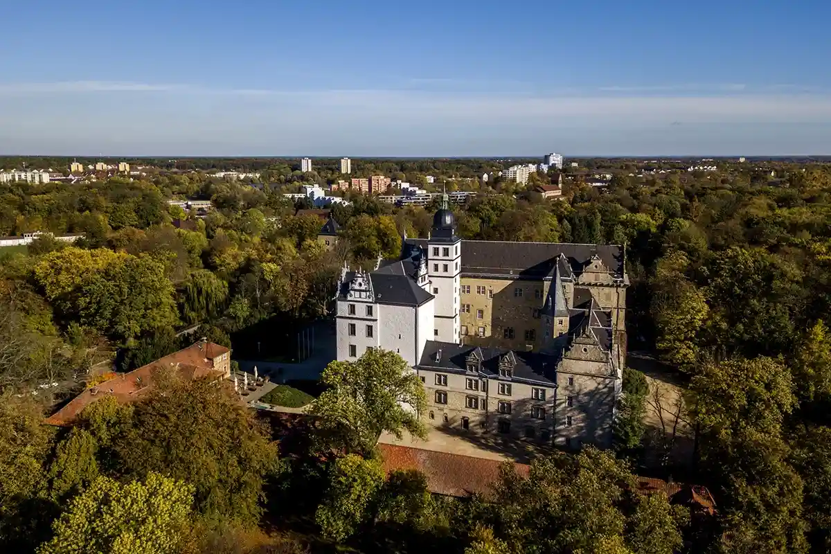 Вид на замок Вольфсбург. Фото Yuriy Buriak