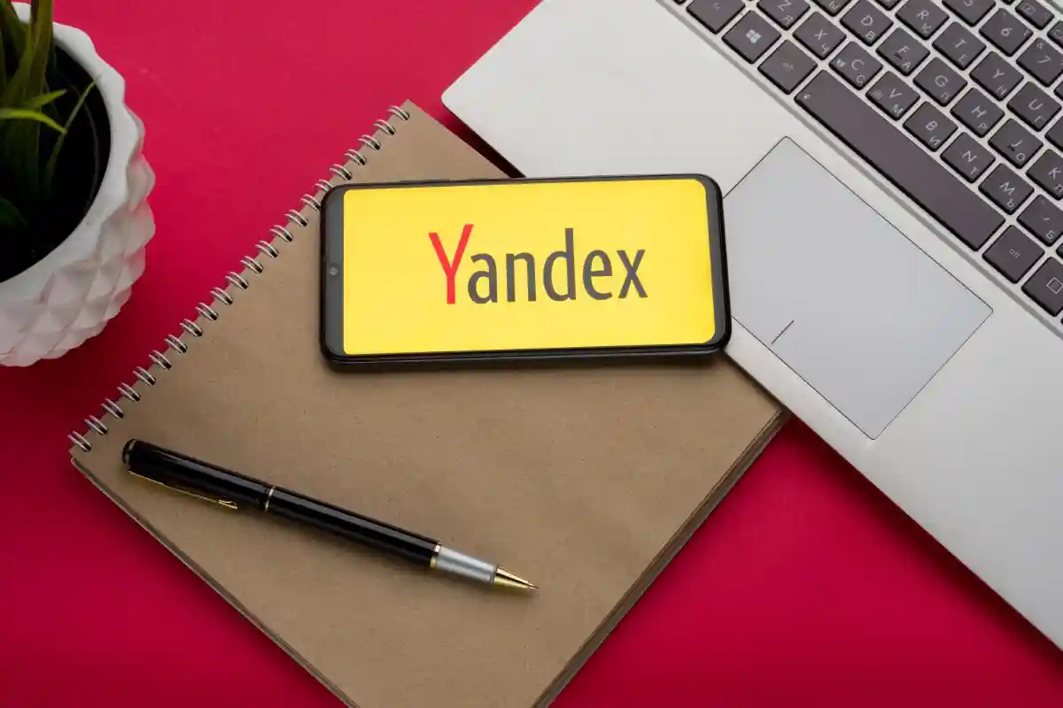 Гендиректор Яндекса покинул свой пост. Фото: Tattoboo / Shutterstock.com