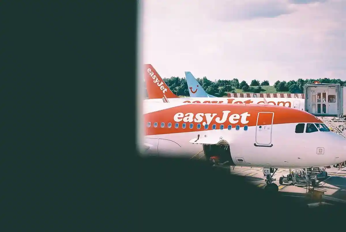 В столичном аэропорту отменяют рейсы авиакомпании Easyjet. Фото: Elio Santos / Unsplash.com